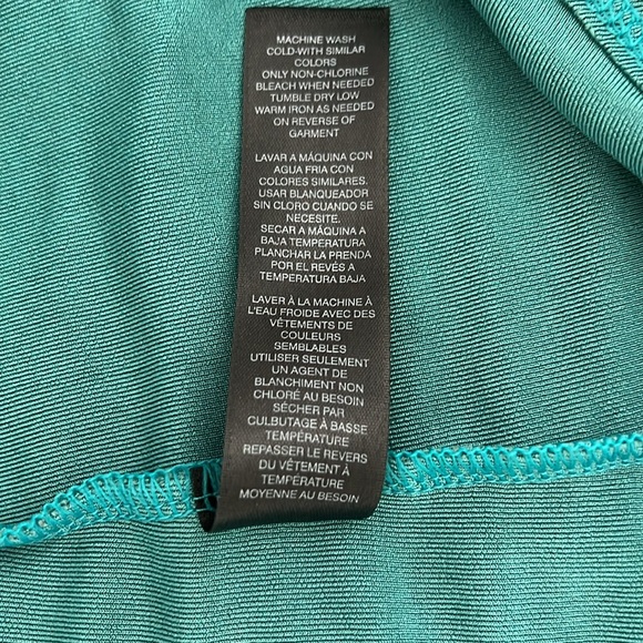 TRAVELERS BY CHICO’S TEAL TOP 95% ACETATE 5% SPANDEX SIZE 3 MACHINE WASH & DRY - Picture 5 of 6